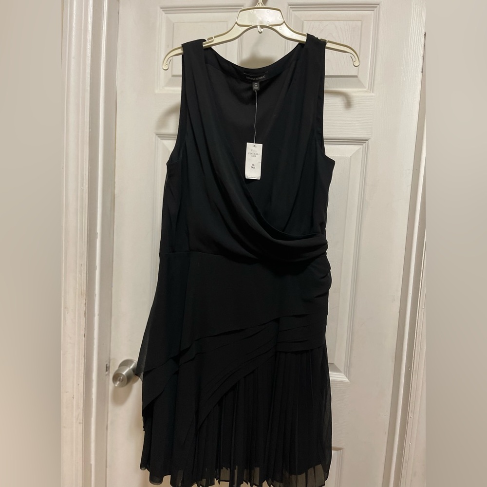 Banana republic sleeveless vintage wrap sexy pleated dress.